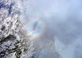 foto4-gleitschirmschatten-mit-halo